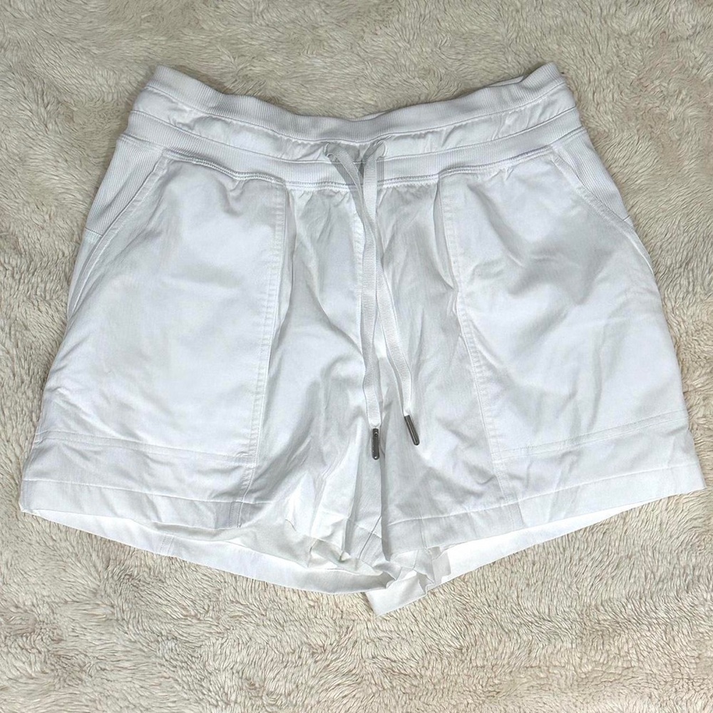 Lululemon dance studio high rise shorts 3.5 inch